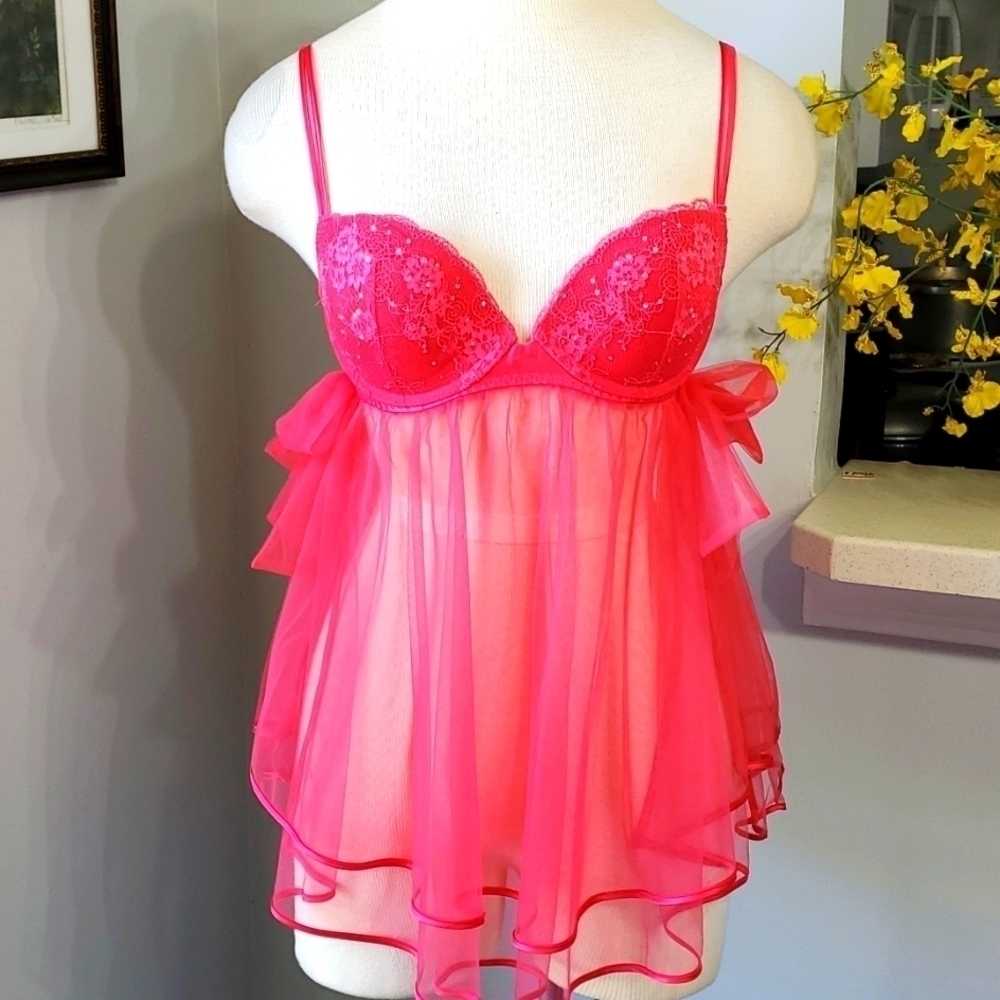 Sexy  pink night‎ camisole.  No tags, I'm thinking a medium. Lovely fabri…